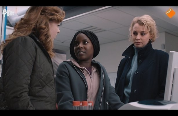 De TV van gisteren: Flikken Rotterdam opent ver onder het miljoen